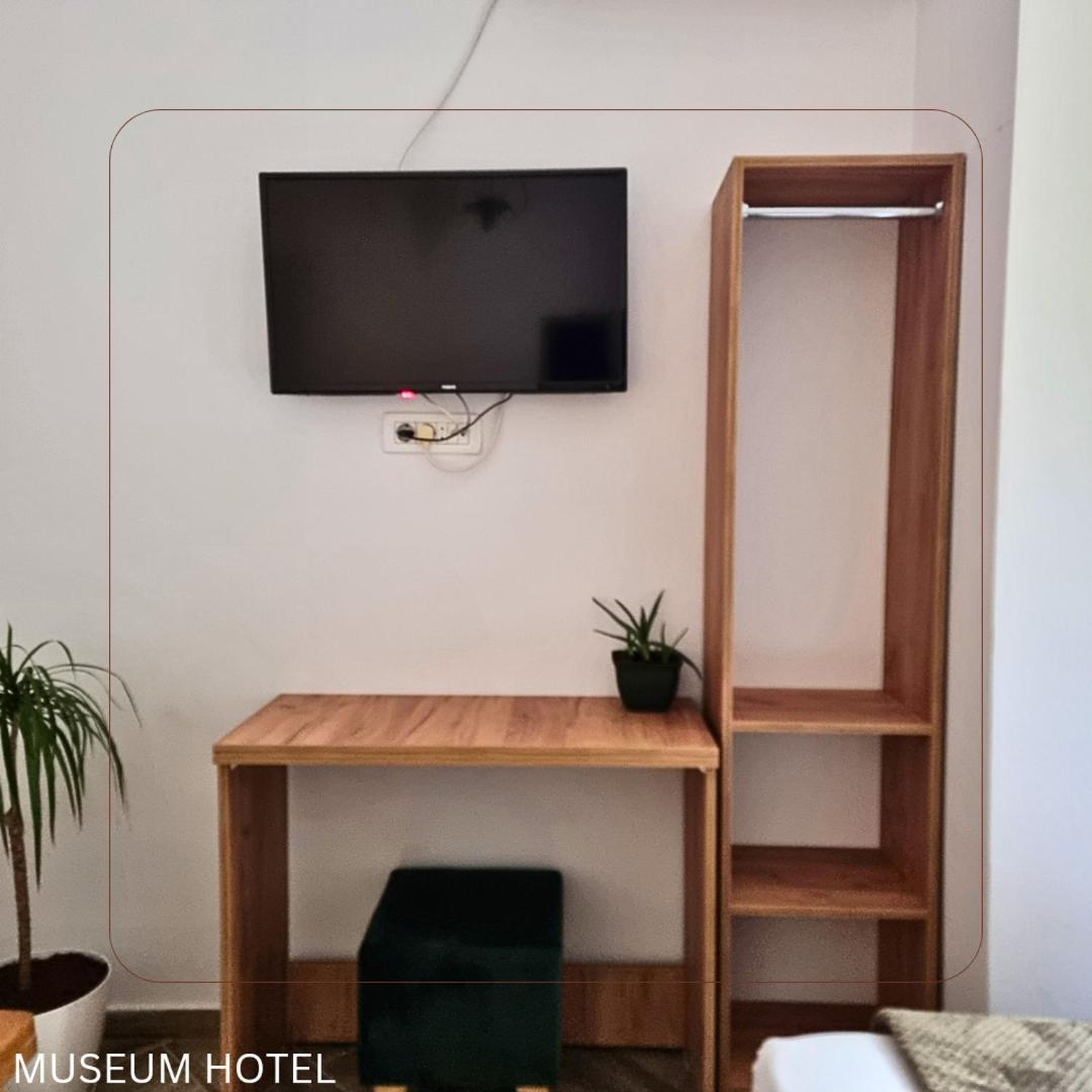 Museum Hotel Priștina Cameră foto